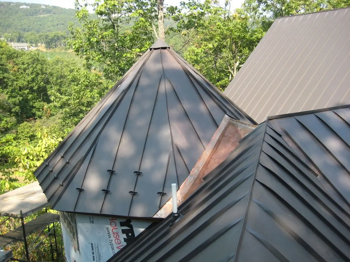 Professional Gutter Cleaning by Craftsman Roofing in Warren Crossroads